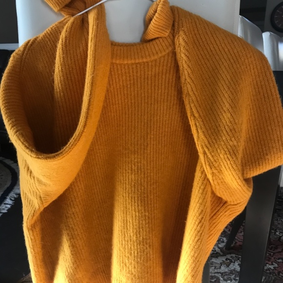 Sweater - Picture 2 of 7